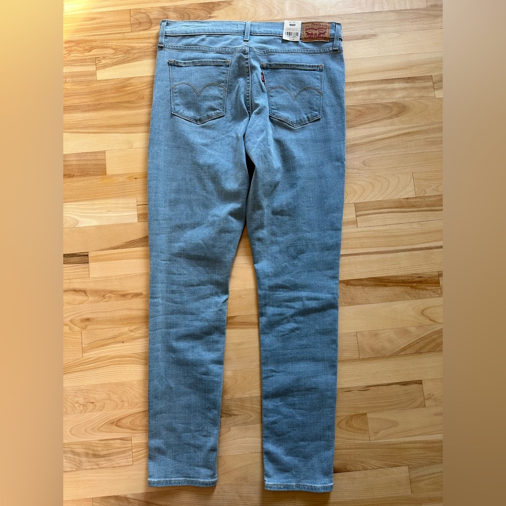 Levi's Women's Light Blue Skinny Jeans - Picture 4 of 11